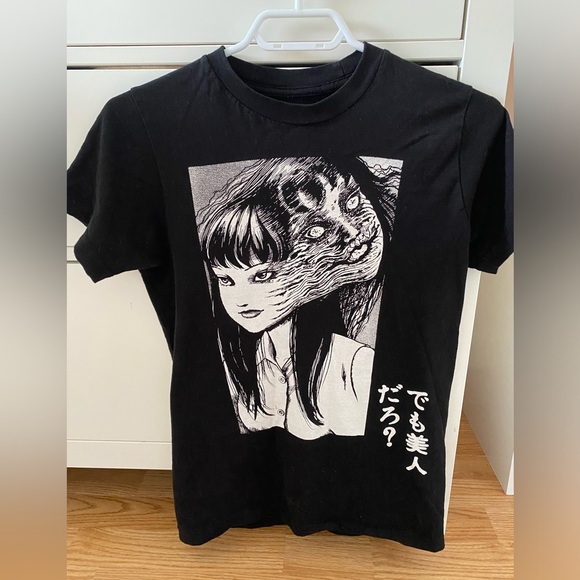 Official Viral Junji Ito Tomie Redux Manga Crunchyroll T-shirt. - Picture 3 of 5